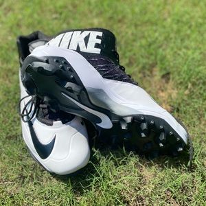 Nike Force Savage Football Cleats